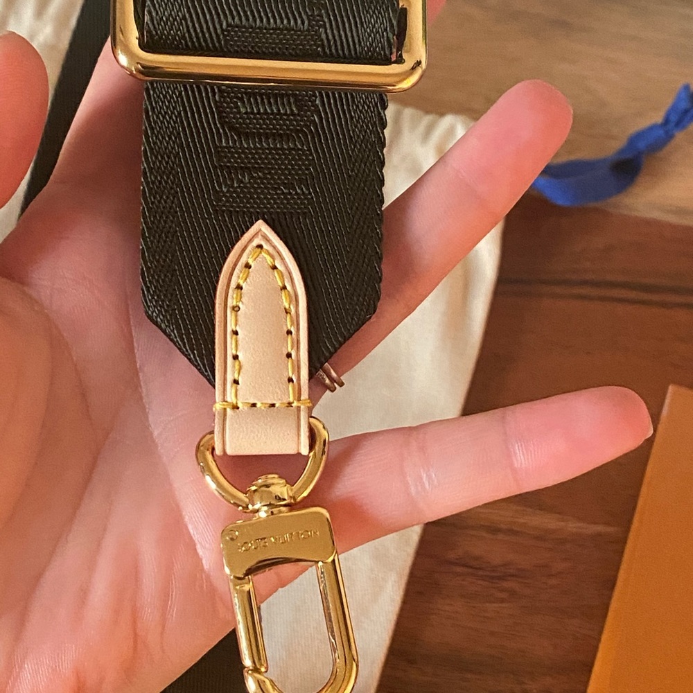 ‼️SOLD‼️Louis Vuitton Khaki Strap Multipochette - Picture 7 of 11